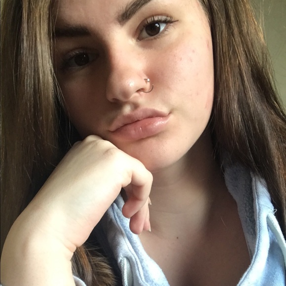 Meet your Posher, Tori - Picture 1 of 1